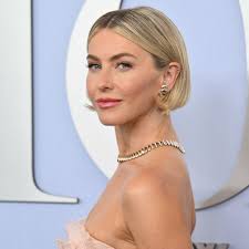 Nicole Kidman is a sultry vixen in slinky thigh-split dress and sheer  stockings