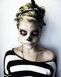 Examinez notre galerie de maquillage de halloween squelette et trouvez mille exemples pour vous inspirer et réussir votre maquillage de halloween. Comment Faire Un Maquillage D Halloween Squelette