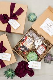 Best Corporate Gifts Ideas Need A Unique And Creative Gift Idea Take Advantage Of Our Custom Gift Design S Giftsdetective Com Home Of Gifts Ideas In Gift Box