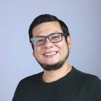 Alva Bustamante's Instagram, Twitter & Facebook