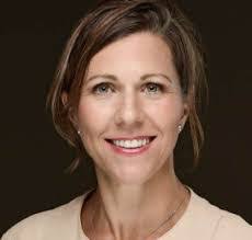 Lynette Baker's Instagram, Twitter & Facebook