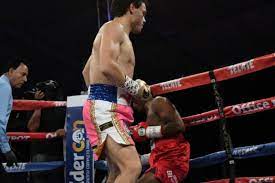 Up next, the exhibition boxing bout between the legendary julio cesar chavez sr. Y3nmdkdsaqblvm