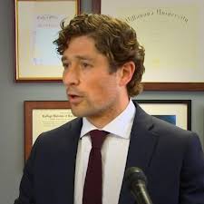 Mayor: Officer Who Kneeled