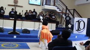 Dione Williams Ministering to "For Every Mountain"