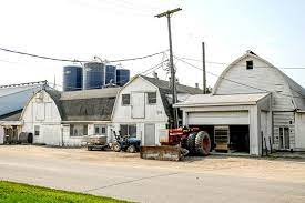 We source maple from over 3,000 small family farms that share our commitment to quality, environmental stewardship, and sustainable forestry management. Lep0uxffeybymm
