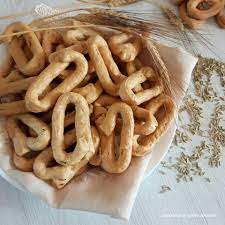 Di seguito alcune accortezze per ottenere dei taralli perfetti, dorati e friabili: Taralli Pugliesi Al Vino Bianco E Semi Di Finocchio Cucinare E Come Amare