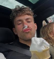 Oscar Vaughan's Instagram, Twitter & Facebook