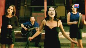 Oh, thunder only happens when it's raining players only love you when they're playing say women, they will come and they will go when the rain washes you clean, you'll know, you'll know you will know, oh oh, you'll know writer/s: The Corrs Dreams Hd Youtube
