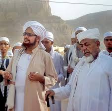 Majlis ta'lim darul murtadza diadakan setiap hari jumaat, bermula dari pukul 9.15pm di masjid muadz bin jabal, persiaran setiawangsa, taman setiawangsa, 54200 kuala lumpur. Profile Majlis Al Muwasolah Singapura