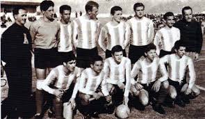 La selección chilena clasificó a segunda ronda en el mundial y lo hizo venciendo por 2 a 0 al campeón vigente en dicha ocasión, la selección chilena repitió los mismos resultados que en brasil 2014. Argentina En La Copa Mundial De Futbol De 1962 Wikipedia La Enciclopedia Libre