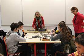 Options, taux de réussite au brevet, adresse, téléphone. A Lacapelle Marival Les Eleves De 4e Creent Une Emission De Radio En Anglais Actu Lot