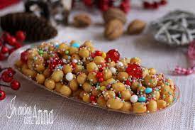 Gli immancabili struffoli, i dolci più caratteristici del periodo natalizio. Struffoli Ricetta Antica Della Nonna