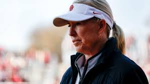 Oklahoma softball falls to Louisiana; NCAA-record win streak ends