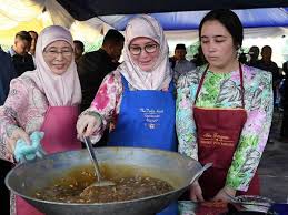 Tengku ahmad ismail muadzam shah. Air Tangan Raja Permaisuri Agong Untuk Rumah Kanak Kanak Tengku Budriah