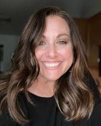 Lynne Barton's Instagram, Twitter & Facebook