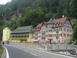 Ich wohne an der grenze und direkt dahinter ist ein großer asia markt. Asia Markt Deutsche Grenze Hrensko Tschechien 3 Tipps Zu Asia Markt Deutsche Grenze Hrensko Bei Czech Tourist