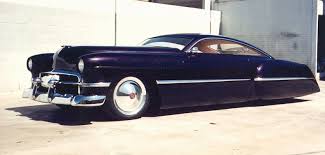 Zz top is een amerikaanse southernrockband uit houston (), opgericht in 1969 door billy gibbons.de band behaalde zijn grootste successen in de jaren 70 en 80.de bandleden zijn billy gibbons (zang en gitaar), dusty hill en frank beard (). Cadzilla Billy Gibbon S Zz Top Car Built By Boyd Coddington Amcarguide Com Classic Guides