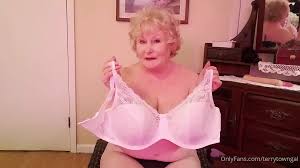 Terrytowngal GILF in Pantyhose Showing how Juicy She Can be: Cameltoe Big  Ass Porn | xHamster