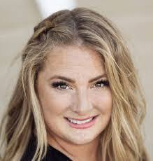 Diane Bushnell's Instagram, Twitter & Facebook