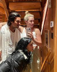 Riverdale costars and rumored exes lili reinhart and cole sprouse commented and posted on instagram about their reported breakup. Lili Reinhart Lilireinhart Instagram Photos And Videos