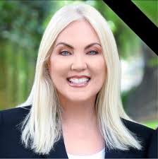 Rebecca Apfel's Instagram, Twitter & Facebook