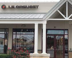 Find out all outlet mall information including mall hours, contact information, information on stores, and the best restaurants to eat at. Le Creuset Tanger Outlets Rehoboth Beach Le Creuset Official Site