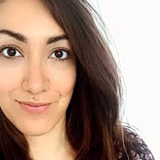 The next time you travel, observe: ✔️ Old money: • Moves quietly through  security. • Has a well-maintained leather bag. • Walks with ease,  unbothered by delays. ❌ New money/commoners: • Loud,