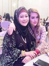Wahh sedapnya menu berbuka datin eina azman masak buat family. Dah Lama Teringin Pergi Umrah Datin Paduka Eina Azman Berangkat Ke Tanah Suci Nona