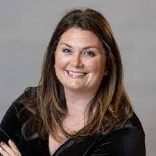 Jill Grundy's Instagram, Twitter & Facebook