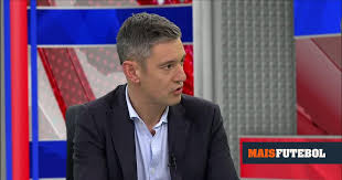Na croácia, uma apresentadora de um programa de televisão desmaiou em direto. Tvi Mais Futebol Pt