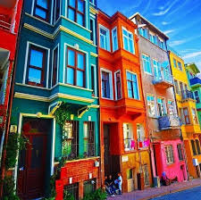 Les 30 Batiments Les Plus Colores Du Monde Couleurs Maison Couleurs Du Monde La Vie En Couleur