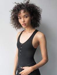 Isabella Peschardt Model Profile Photos Latest News Curly Hair Styles Short Curly Haircuts Short Curly Hair