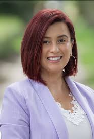 El Papa Francisco y HYLA: Una Grieta de Luz en Medio de la Oscuridad