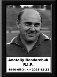 Forgotten Devices: Edward Aston's 'Anti-Barbell' Born in England in the  late nineteenth-century, Aston was known to contemporaries as one of the  strongest men around. In 1910, he won the title of 'World's