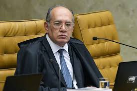 Gilmar mendes com dias toffoli (à esq.), presidente do tse que, no passado, foi advogado do pt. Gilmar Mendes Suspende Veto De Bolsonaro Sobre Uso De Mascara Em Prisoes