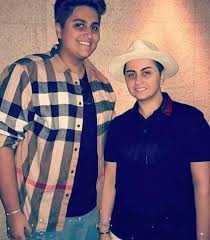 شما حمدان وشقيقتهما تخلعان تاج الأنوثة بهذا الـ لوك صور