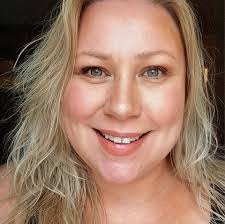 Heidi Burnham's Instagram, Twitter & Facebook