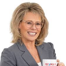 Edna Heflin's Instagram, Twitter & Facebook