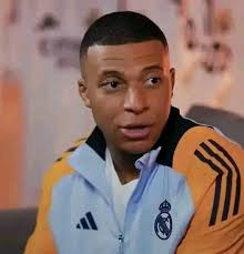 BREAKING NEWS: Kylian Mbappé will wear No. 9 in his first season at Real  Madrid. He will wear No. 10 after Modric retires or leaves. @everyone