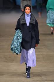 Modest Fashion 29 Inspiring Looks Spotted At Fall Winter 2022 2023 Fashion Week Vogue France