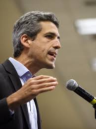 Can middle-class candidate Daniel Biss defeat millionaires in Illinois?