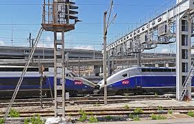 La gare montparnasse, située dans le 14ème et 15ème arrondissement de paris, est l'une des plus grandes gare parisienne. How To Get From Charles De Gaulle To Gare Montparnasse T2 Transfer