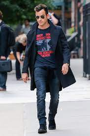 Get today's top entertainment news, tv shows, episode recaps, and new movie reviews with pictures and videos of top celebs from us weekly. Justin Theroux Estilos De Ropa Para Hombre Estilos De Moda Masculina Moda Hombre