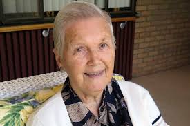 Sister of Mercy Mary Judith Schmelz, chemistry professor and school  administrator, dies at 99