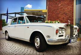 Oldtimer Rolls Royce Mit Chauffeur Als Hochzeitsauto Mieten Wiesbaden Mainz Rheingau Taunus Frankfurt Darmsta Oldtimer Mieten Hochzeit Auto Oldtimer