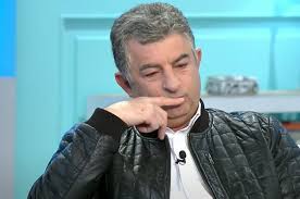 Έφυγε από τη ζωή τα ξημερώματα της δευτέρας ο δημοσιογράφος γιώργος χουλιάρας, ένας από τους σπουδαιότερους παράγοντες στην ανάπτυξη της κυπριακής τηλεόρασης. Dhmosiografos Mega Tv