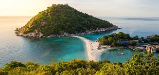 Christmas island, also known as australia's 'galapagos', is a remote island territory in the indian ocean.boasting several endemic species of birdlife & host to the … Dream Cruises Plans Maiden Calls To Belitung And Christmas Island