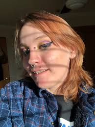 Hair stylist for major cut with curly hair experience