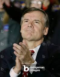 Image of ARKANSAS SENATOR TIM HUTCHINSON DURING CAMPAIGN, 2002-11-04 (photo)