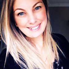 Melanie Marcotte's Instagram, Twitter & Facebook